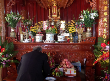 Số lượng bát hương nên đặt trên bàn thờ